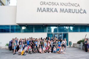Koncert ispred GKMM-1024x683